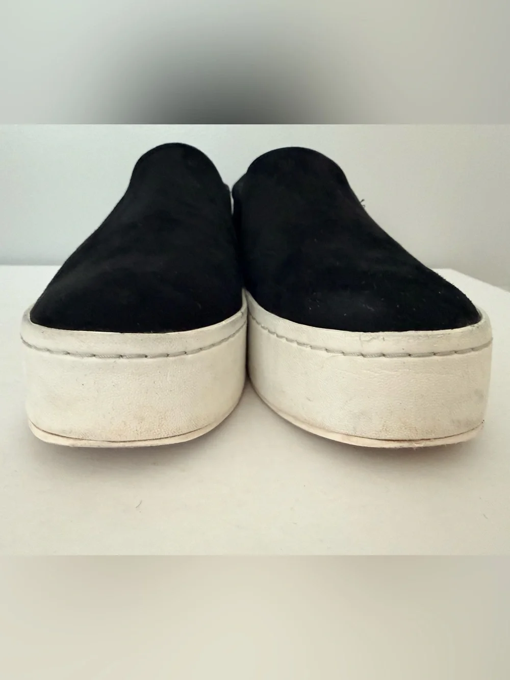 Vince comfortable black